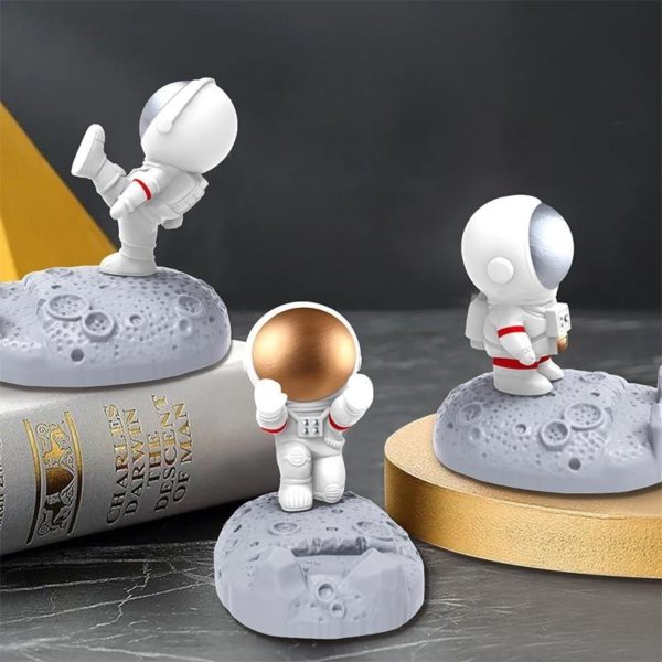 Cute and Creative Astronaut Model Mobile Phone Holder