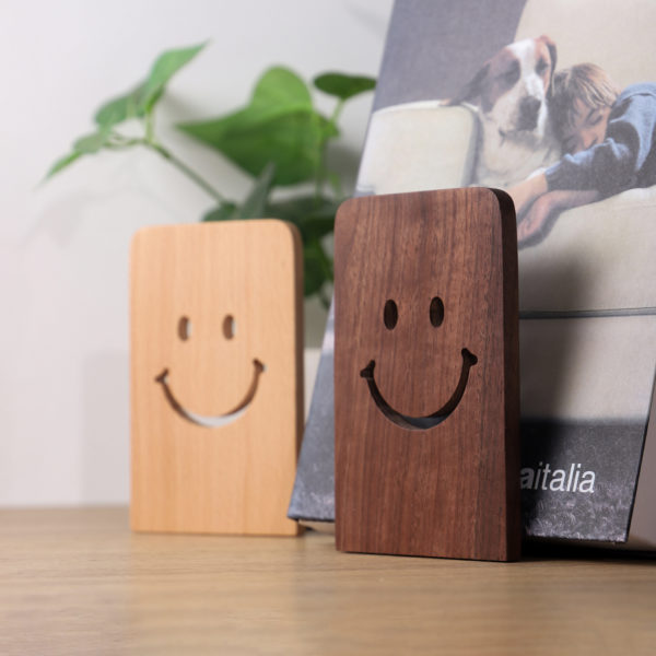 Eco-friendly Cute Smiling Face Pattern Wooden Sturdy Bookend