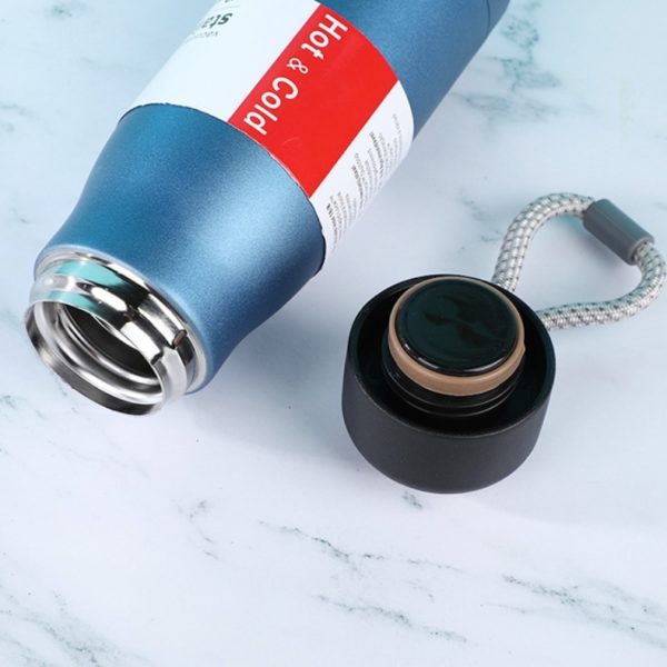 Multicolor Portable Stainless Steel Vacuum Water Bottle for Sports with Lanyard