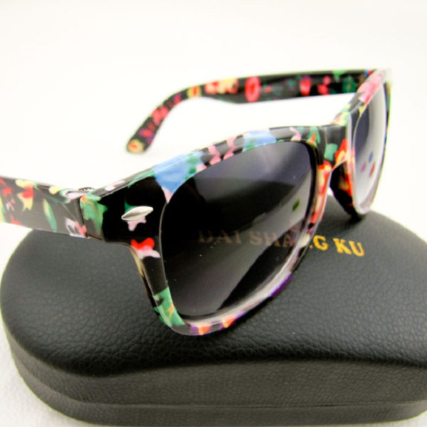 Fashion Streetwear Sunglasses with Printed Temples