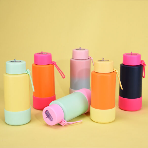 Portable Stainless Steel Insulated Bottle with Silicone Base 33oz