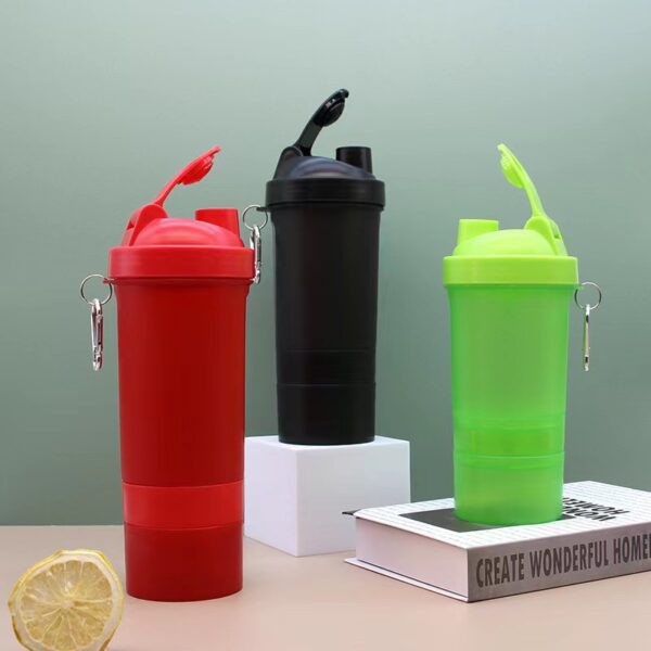 Plastic Large Capacity 20oz Shaking Bottle with Buckle