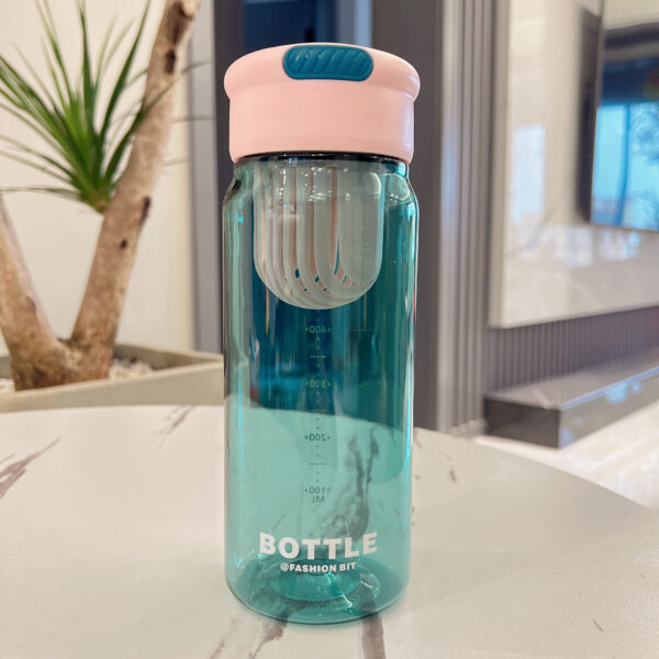 22oz Portable Water Bottle with Graduated Line and Tea Spacer