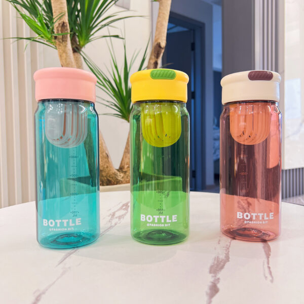 22oz Portable Water Bottle with Graduated Line and Tea Spacer