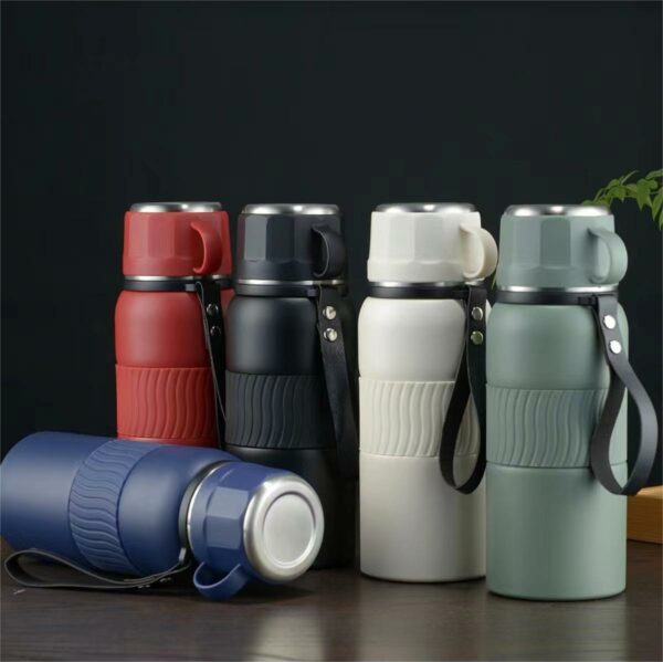 21oz Large Capacity Stainless Steel Thermos with Carrying Strap