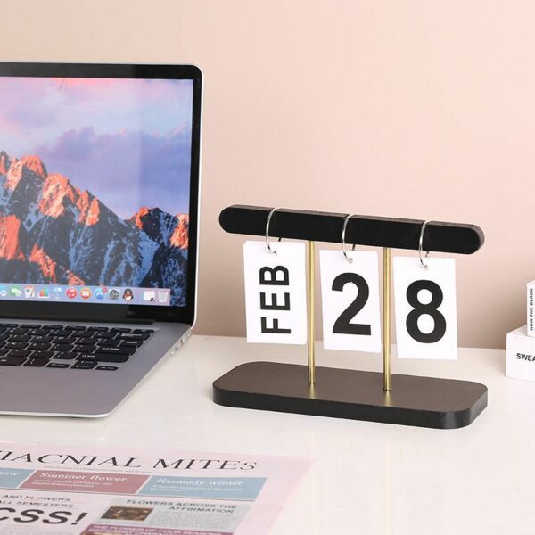 Modern Minimalist Wooden Calendar