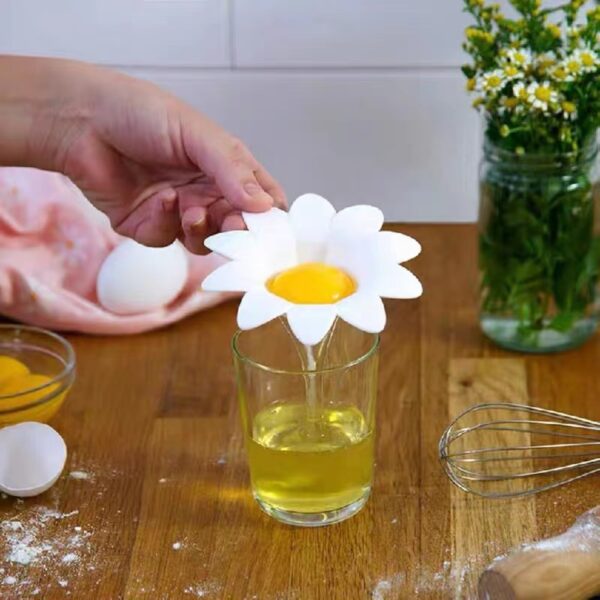 Pastic Daisy Shape Egg Separator