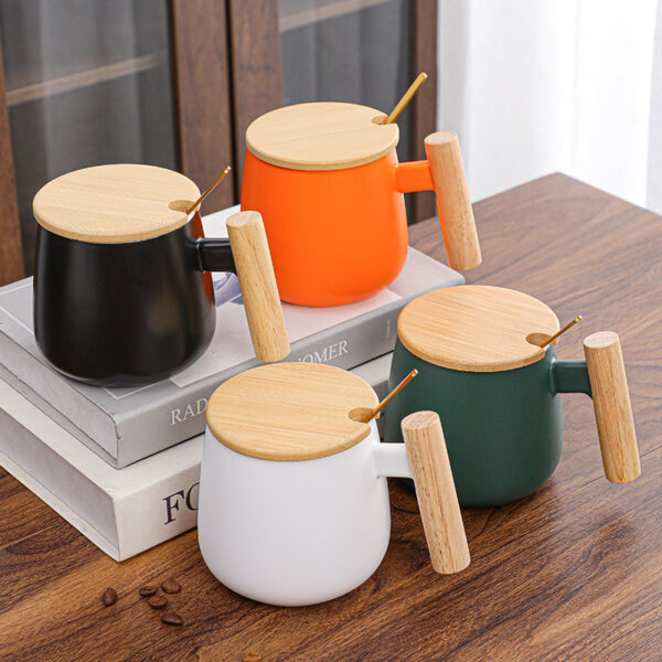 Wooden Handle and Lid Ceramic Mug