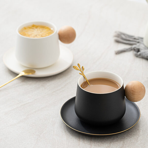 Wooden Ball Handle Ceramic Mug Set