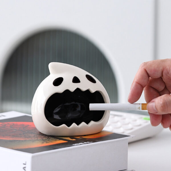 Creative Ghost Head Ceramic Ashtray