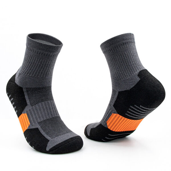 Men Athletic Socks Mid-calf Length Socks For Adult