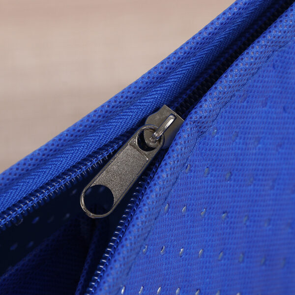 Non-woven Embossed Insulated Bag with Zipper - Image 4